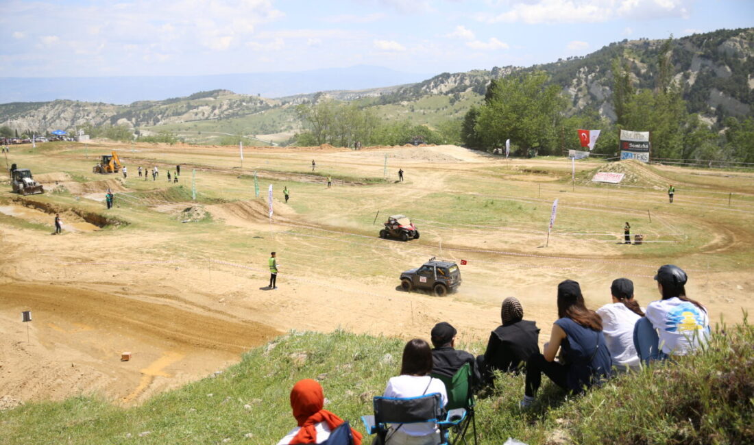 Denizli'nin Babadağ ilçesinde düzenlenen off-road etkinliğinde Türkiye'nin farklı şehirlerinden gelen