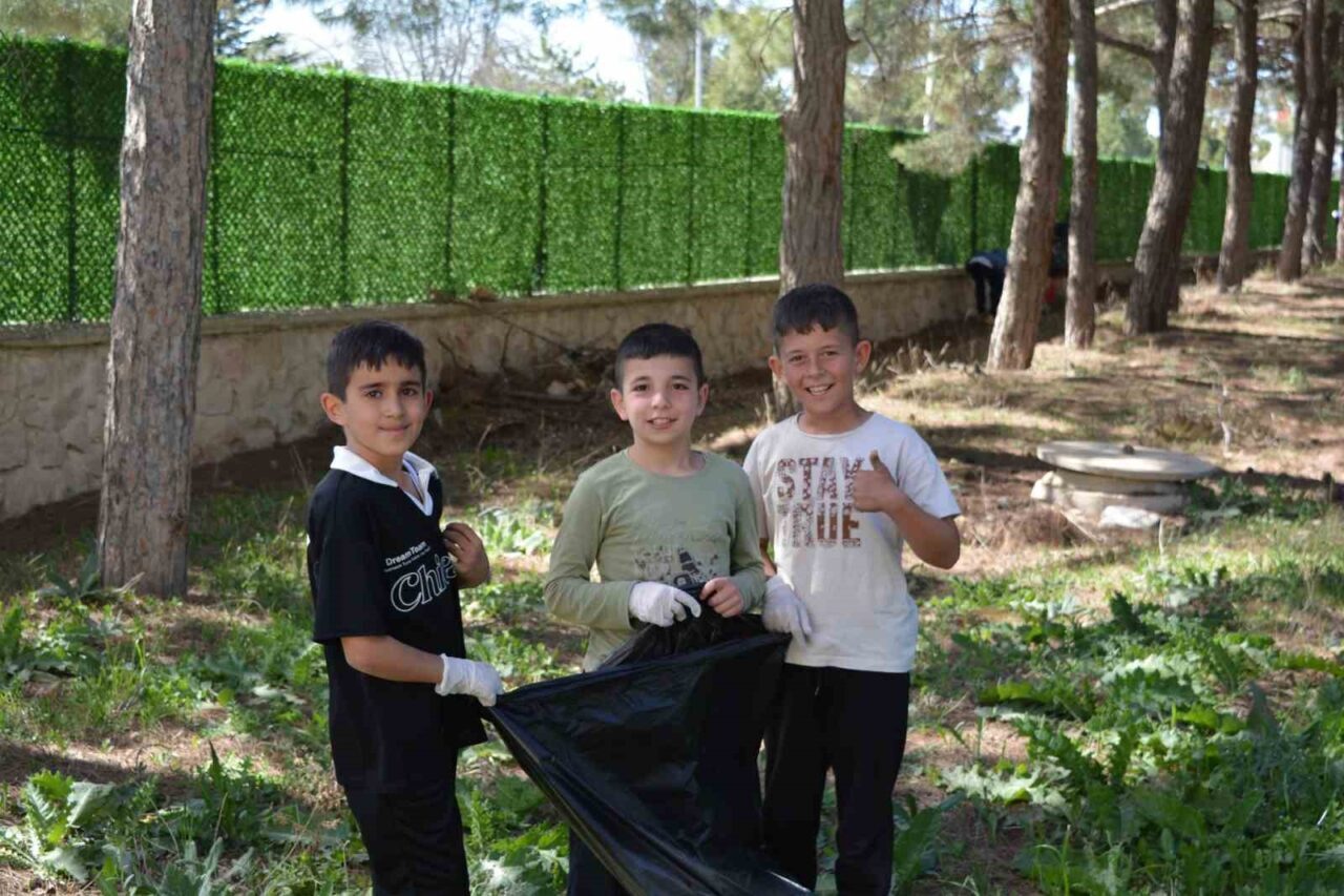 Bilecik’in Söğüt ilçesinde yer alan Orhangazi Kur’an Kursu öğrencileri, İyilik