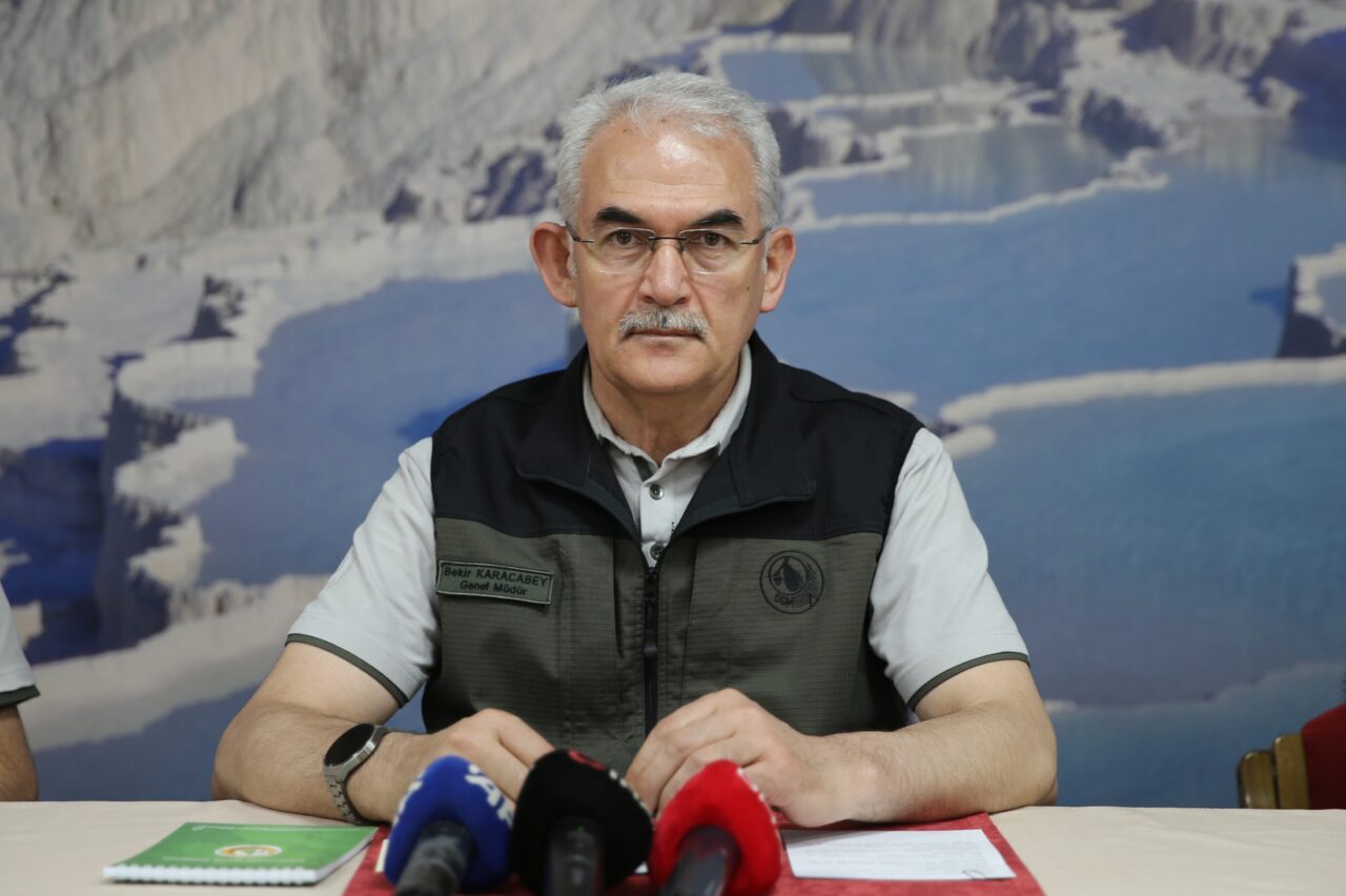 - "(Orman yangınlarıyla mücadele) Bu yıl ülkemiz genelinde 105 helikopter,
