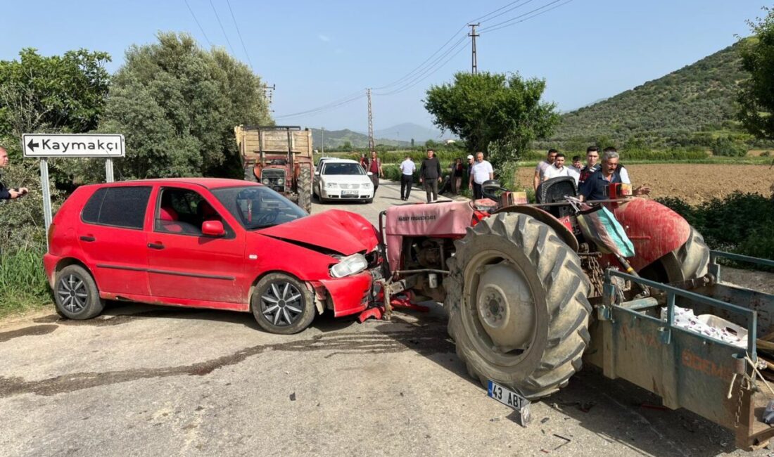 İzmir'in Beydağ ilçesinde traktör ile otomobilin çarpışması sonucu 4 kişi