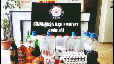 Afyonkarahisar’da polis tarafından 4 farklı adrese yapılan baskında 31 litre