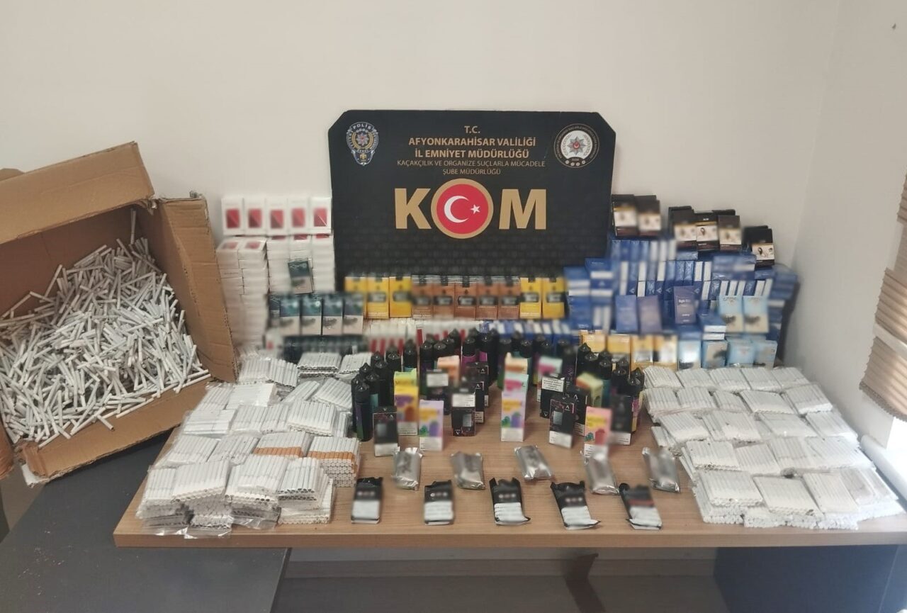 Afyonkarahisar’da polis tarafından iki iş yerine yapılan baskında 13 bine