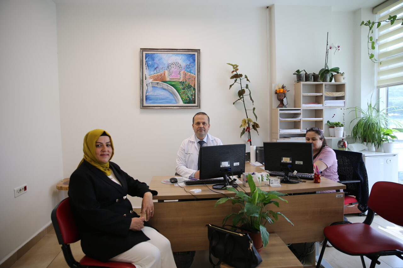 Denizli'de, iki yıl önce başladığı diyetle kilo vermesine rağmen karnındaki