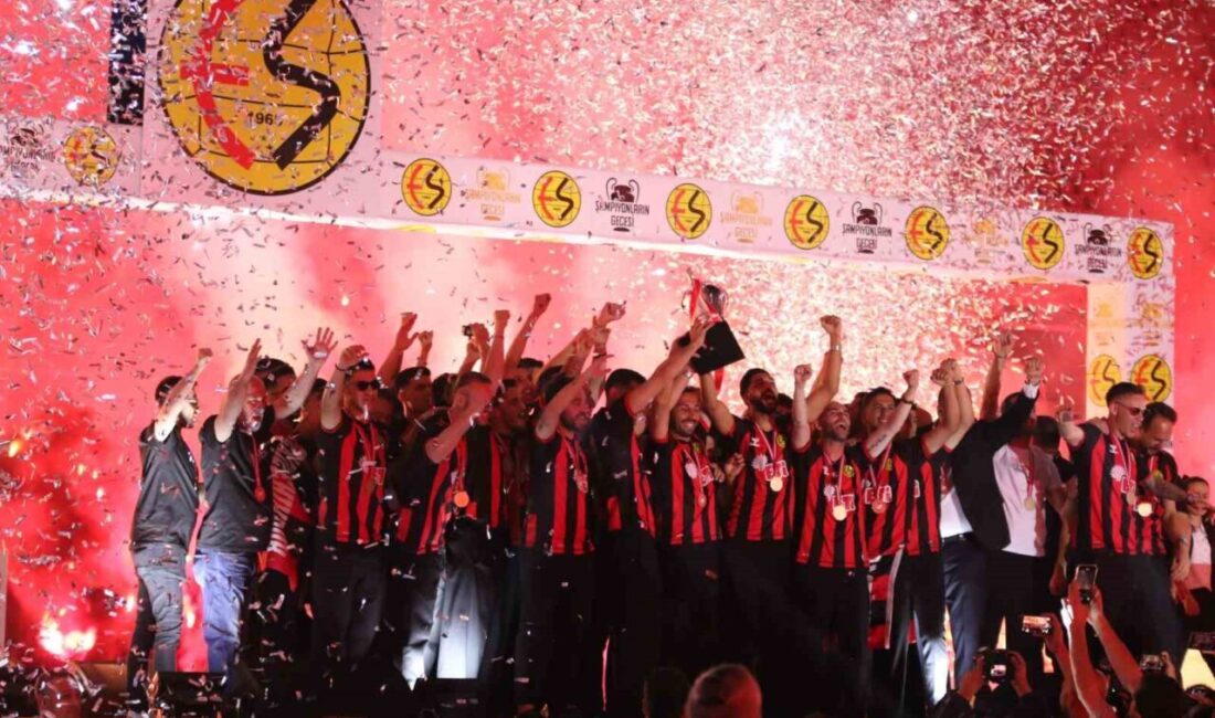 Eskişehirspor’un Bölgesel Amatör Lig’de (BAL) şampiyon olmasının ardından, statta düzenlenen