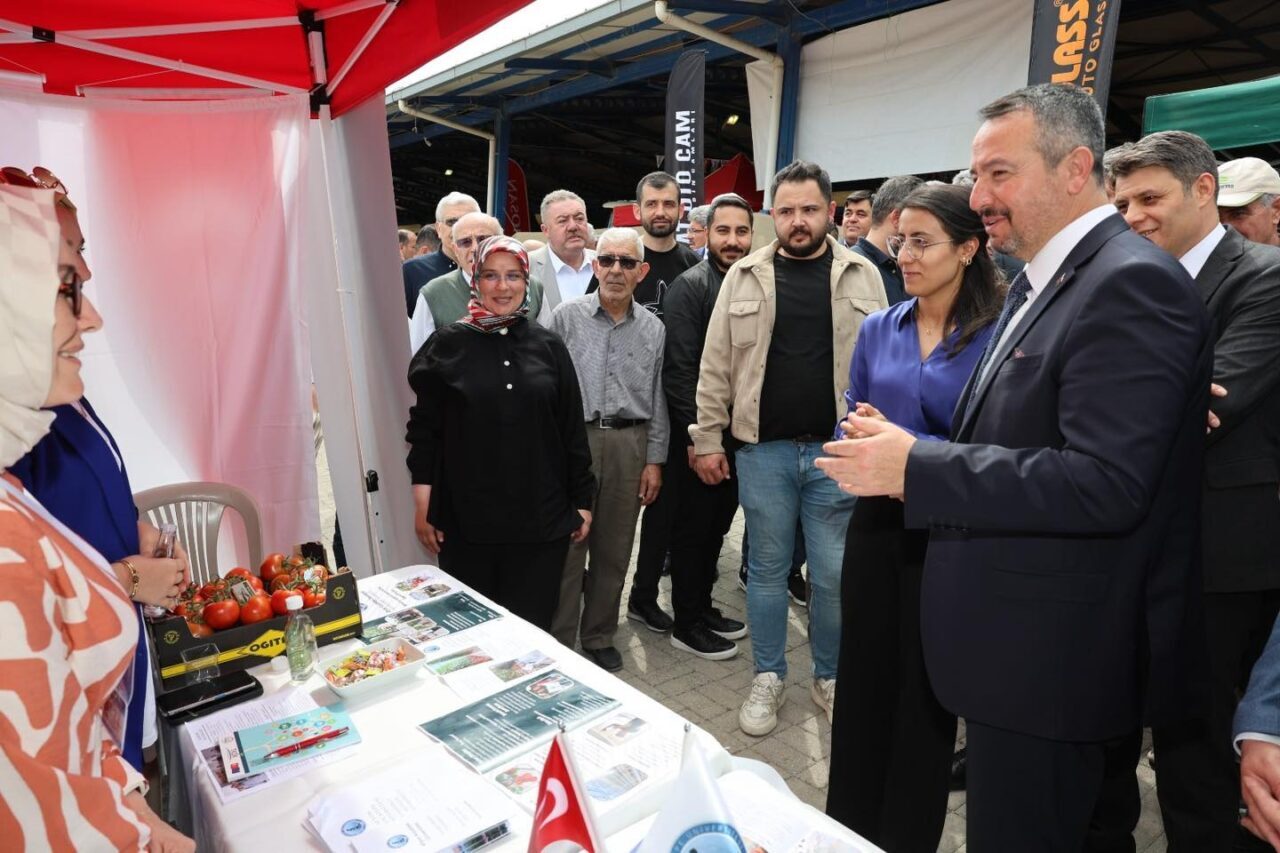 AFYONKARAHİSAR (AA) – Sandıklı ilçesinde 180 firmanın katıldığı Tarım, Hayvancılık