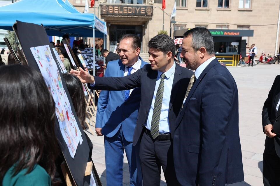 Sandıklı’da Kitap Paylaşım Etkinliği Büyük İlgi Gördü