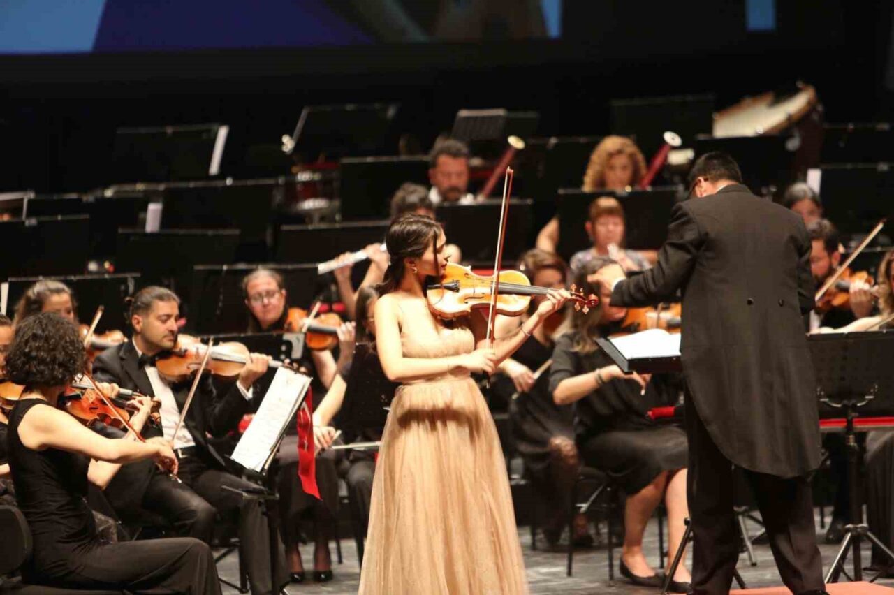 Eskişehir Büyükşehir Belediyesi Senfoni Orkestrası bu hafta gerçekleştirdiği özel konserle