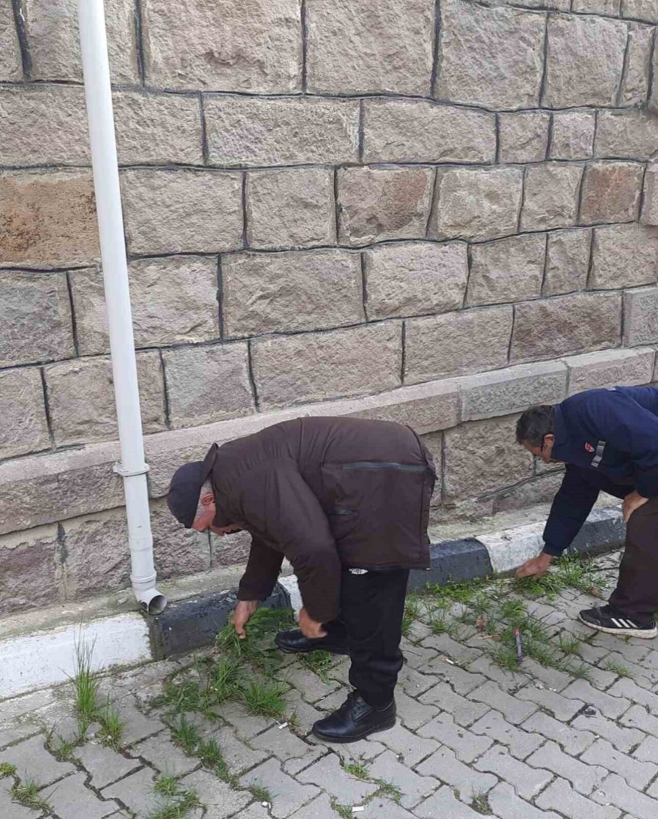 Afyonkarahisar Sinanpaşa Kaymakamlığı himayesinde yürütülen "Ekibini Kur, İyiliğe Dönüştür" projesi