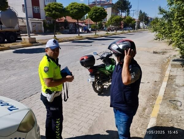 Afyonkarahisar’ın Sinanpaşa ilçesinde polis tarafından gerçekleştirilen motosiklet denetimlerinde 4 motosiklet