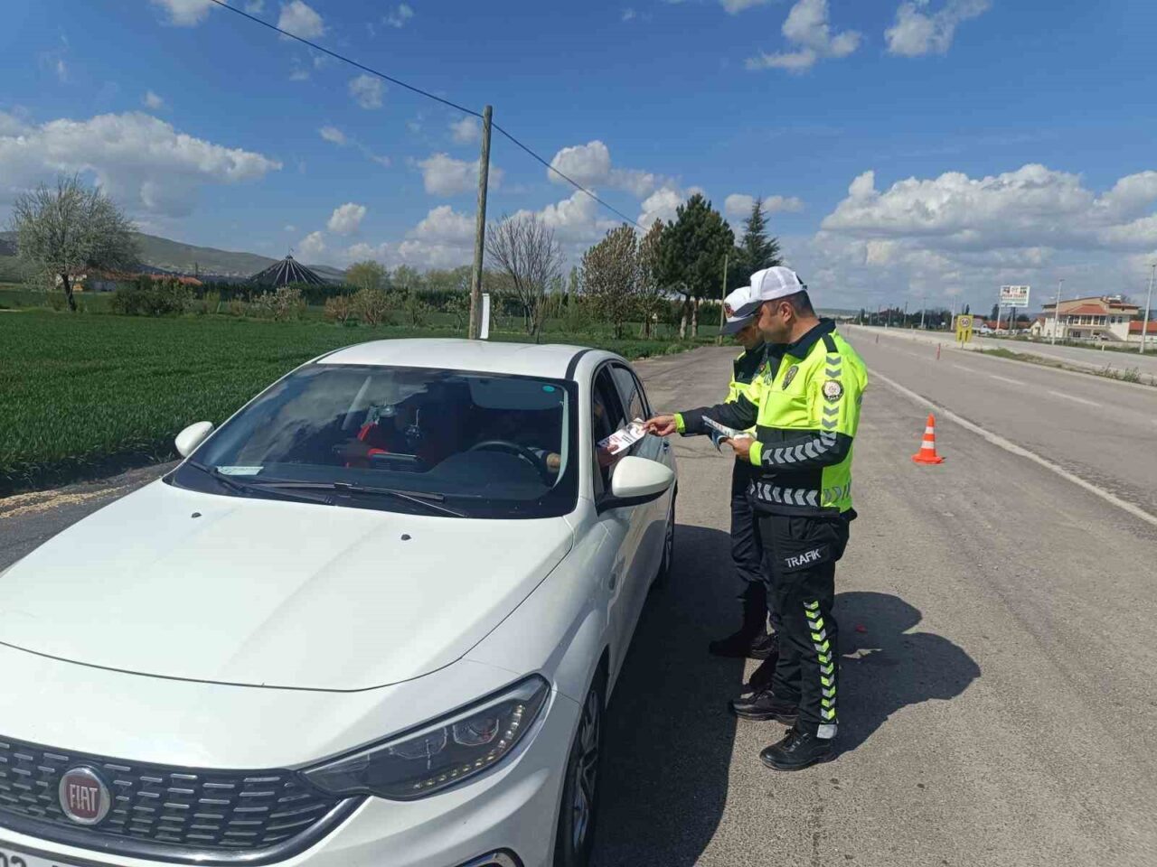 Afyonkarahisar’da Trafik Haftası kapsamında Şuhut İlçe Emniyet Müdürlüğü ve İlçe
