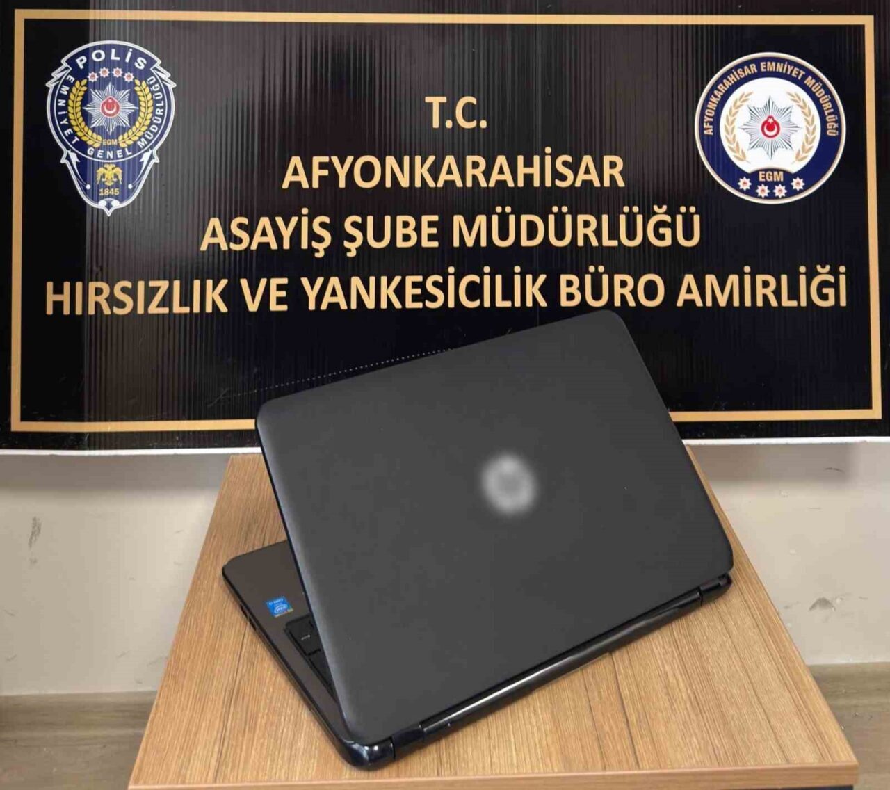 Afyonkarahisar tedavi için gittiği Toplum Ruh Sağlığı Merkezi’nden dizüstü bilgisayar