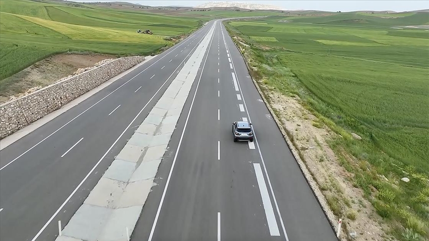 Ulaştırma ve Altyapı Bakanı Abdulkadir Uraloğlu, "melodili yol uygulaması"nın Türkiye'de