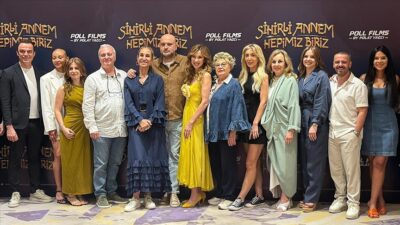 Yapımcılığını Polat Yağcı'nın üstlendiği, 2000'li yılların sevilen dizisi "Sihirli Annem",