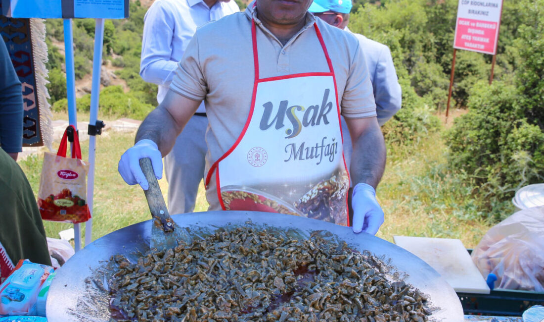 Uşak'ta, "Türk Mutfağı Haftası" etkinlikleri kapsamında Taşyaran Vadisi Tabiat Parkı'nda