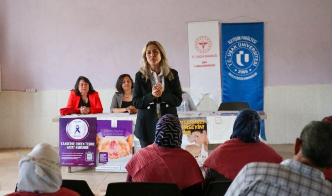 Uşak’ta, üniversite öğrencileri, sağlık çalışanlarıyla köylerde ilk yardım eğitimi düzenleyip,