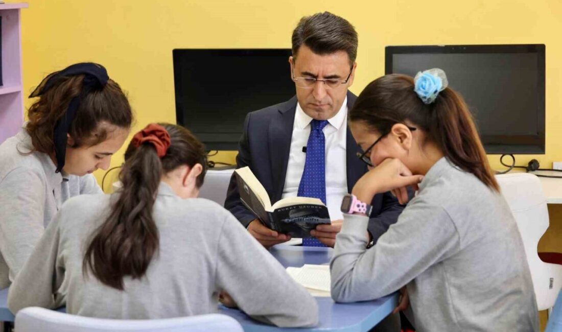 Bilecik Valisi Şefik Aygöl, Yenipazar ilçesinde bulunan Atatürk Ortaokulu ve