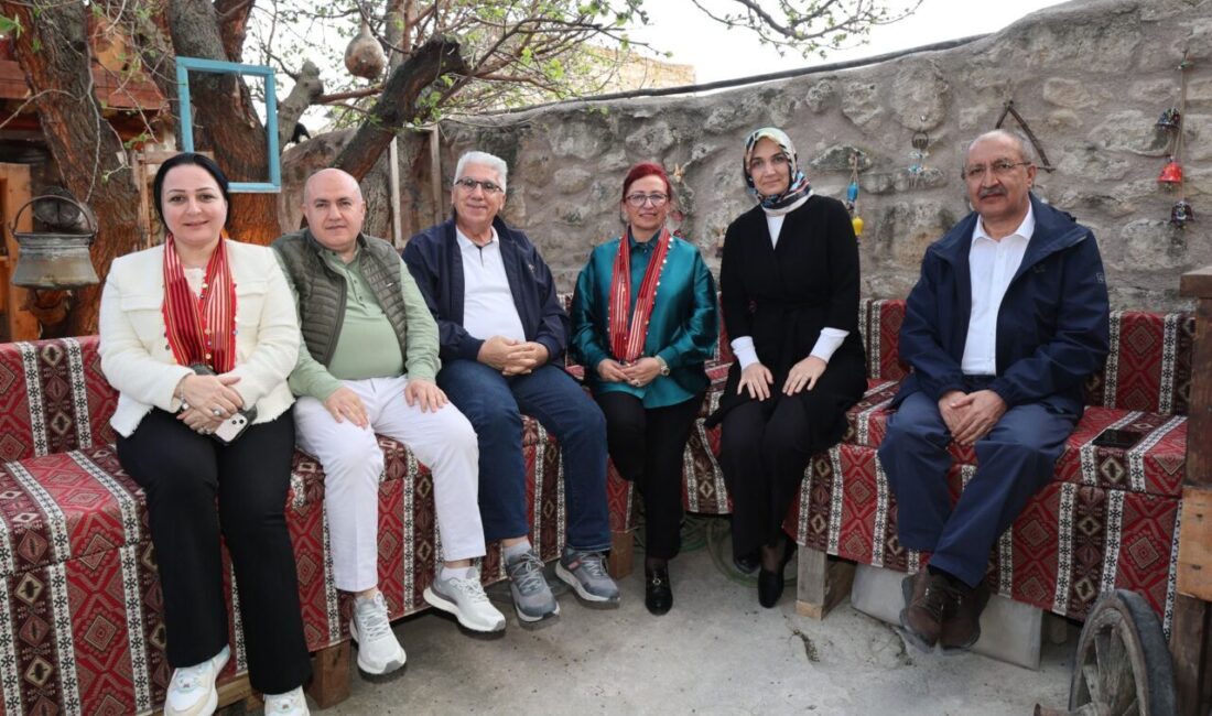 AFYONKARAHİSAR (AA) – Afyonkarahisar Valisi Kübra Güran Yiğitbaşı, Basın İlan