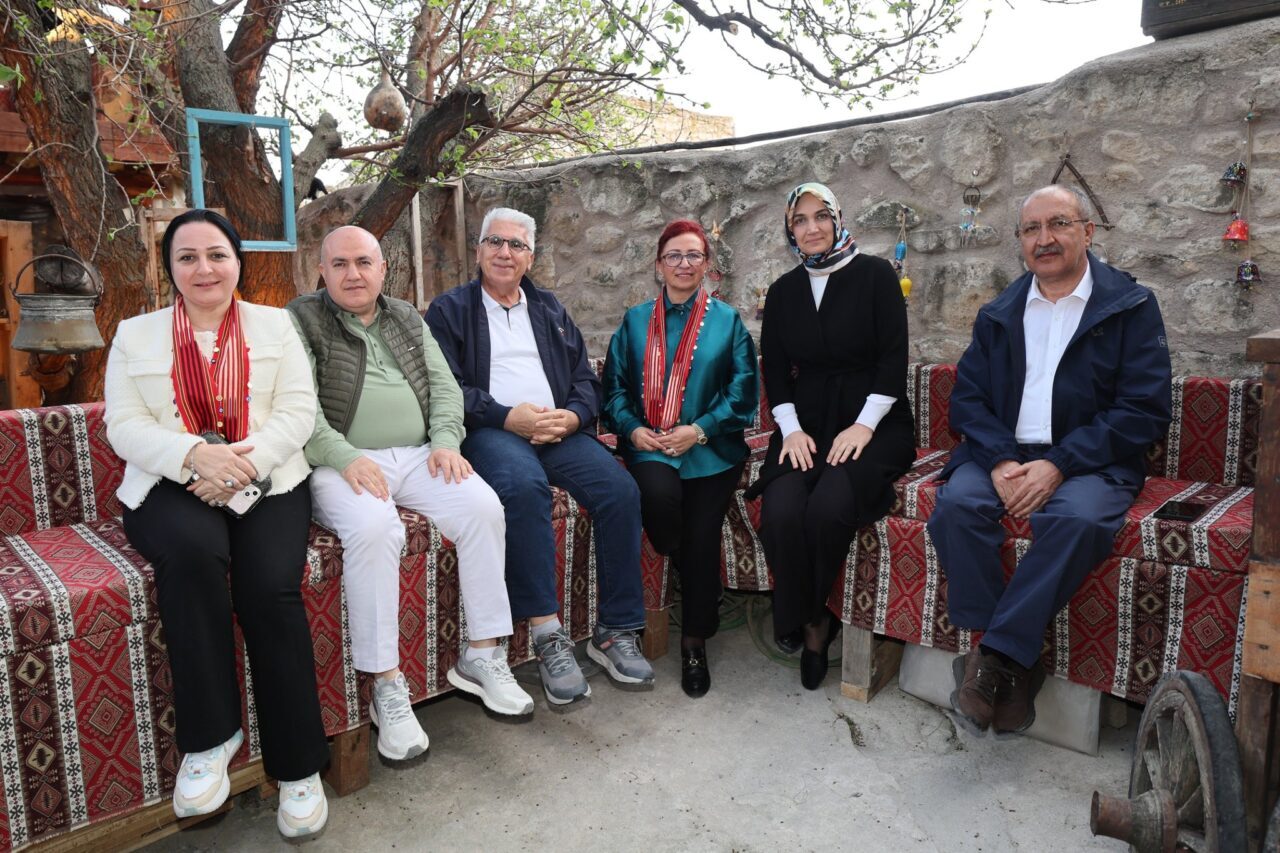 AFYONKARAHİSAR (AA) – Afyonkarahisar Valisi Kübra Güran Yiğitbaşı, Basın İlan