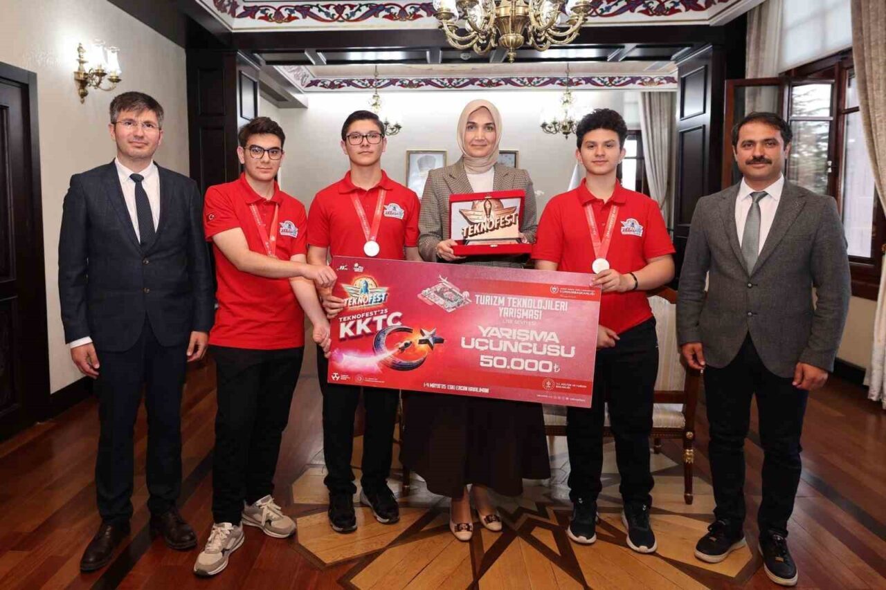 Afyonkarahisar Valisi Doç. Dr. Kübra Güran Yiğitbaşı, TEKNOFEST KKTC 2025’te
