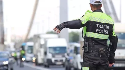 Trafik güvenliğini hiçe sayanlara rekor cezalar geliyor. Buna göre, ilk