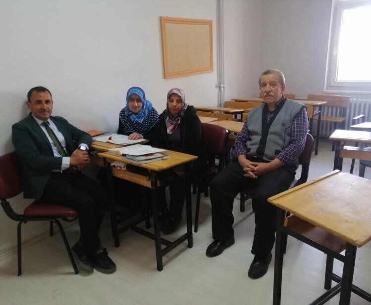 Söğüt İlçe Milli Eğitim Müdürü Ahmet Yıldırım, Okuma-Yazma Kursu’nu ziyaret
