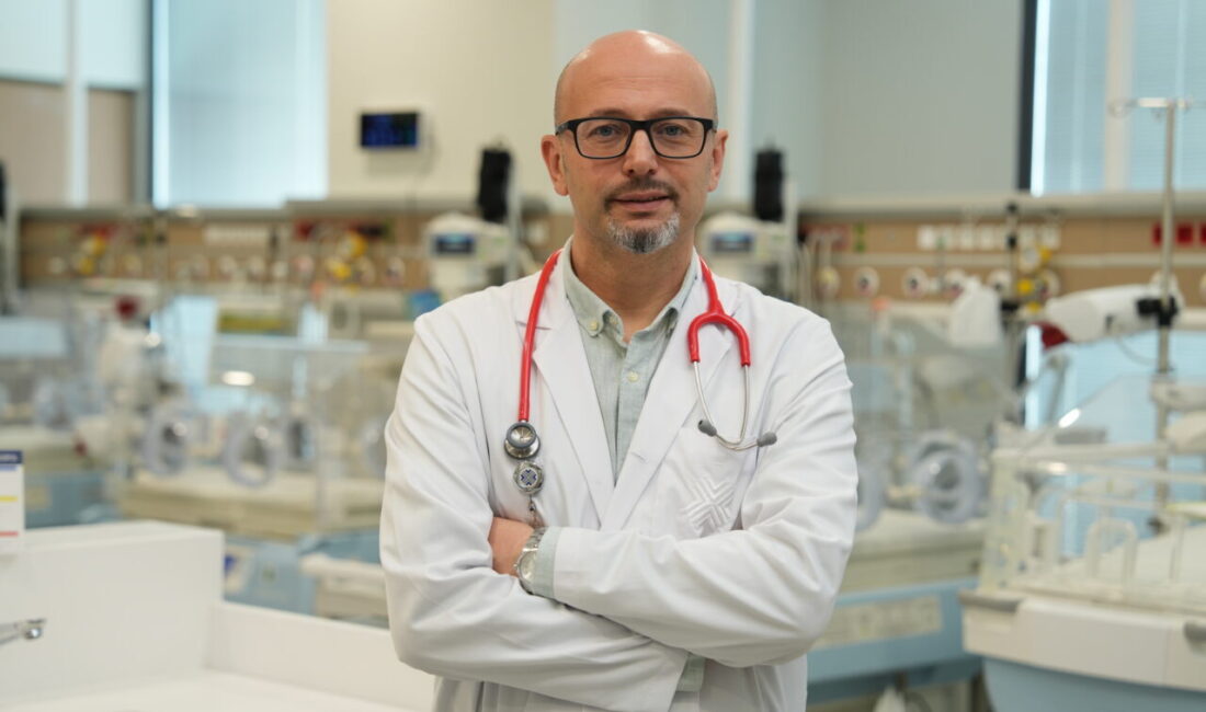 Medipol Acıbadem Bölge Hastanesi'nden Yenidoğan Uzmanı Doç. Dr. Ahmet Öktem,