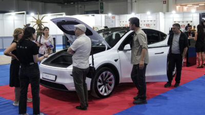 İzmir'de yenilenebilir enerji sektörünü bir araya getiren Uluslararası Temiz Enerji