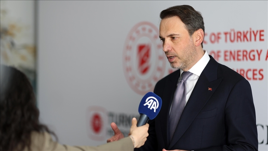 Enerji ve Tabii Kaynaklar Bakanı Alparslan Bayraktar, “Petrolle beraber de