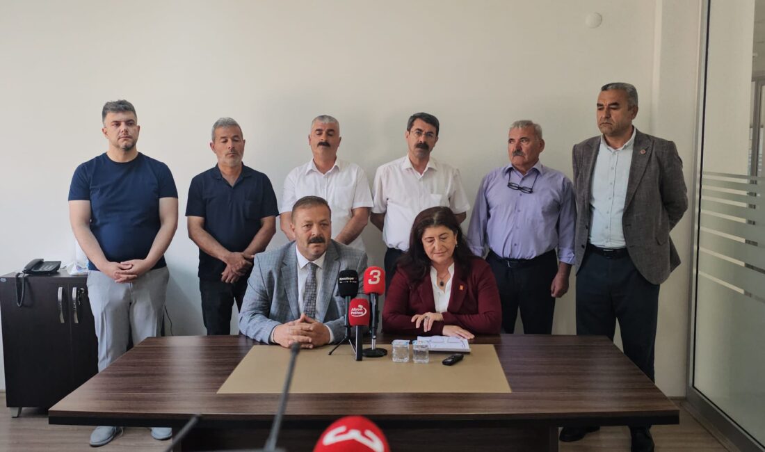 Afyonkarahisar’ın gözbebeği Eber Gölü kuruma tehlikesiyle karşı karşıya. Gölün yok