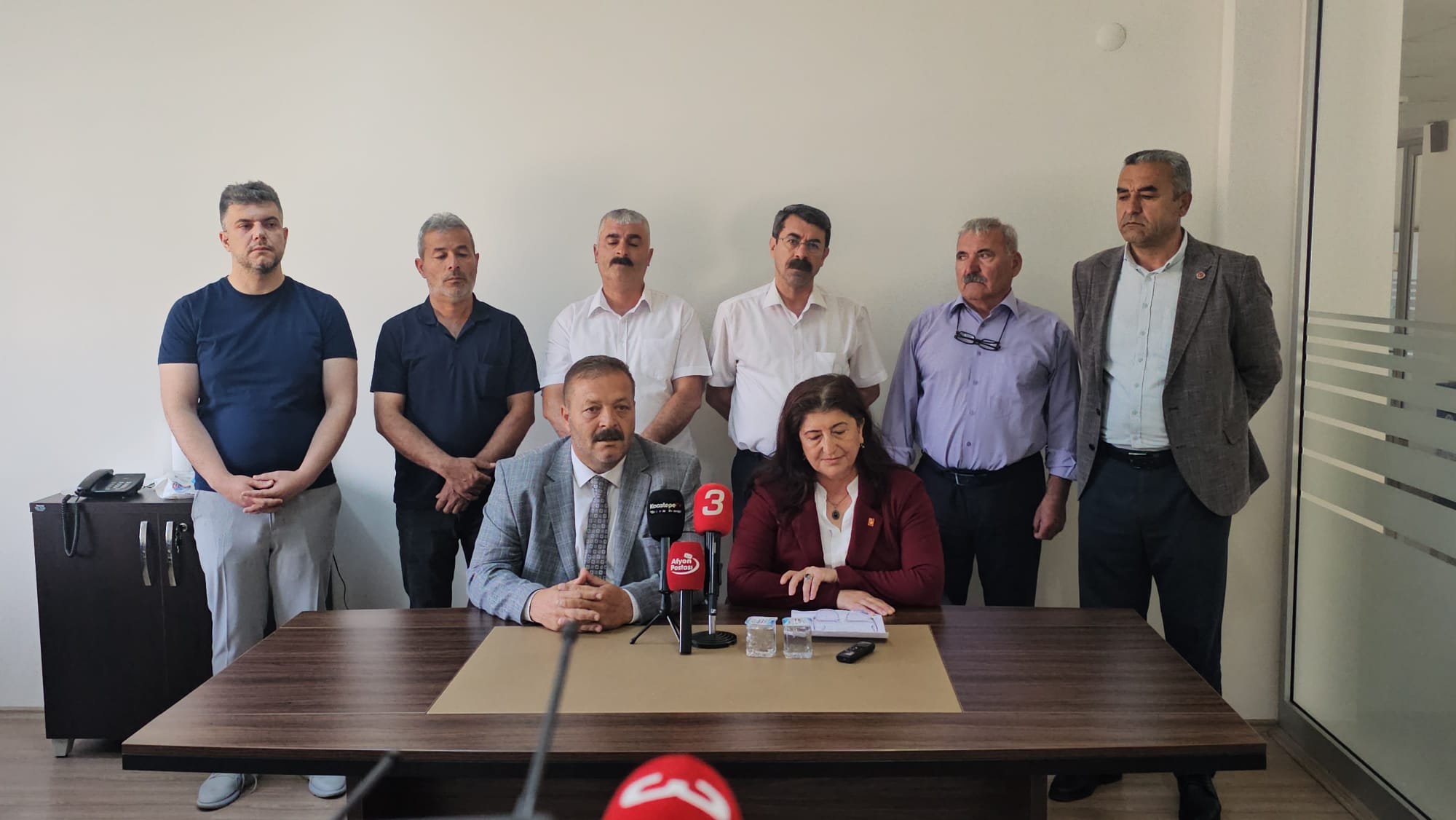 Afyonkarahisar’ın gözbebeği Eber Gölü kuruma tehlikesiyle karşı karşıya. Gölün yok