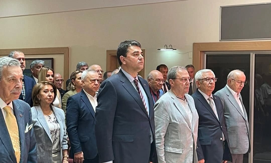 Demokrat Parti Genel Başkanı Gültekin Uysal, Babalar Günü dolayısıyla yaptığı