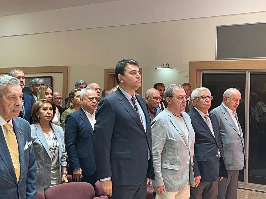 Demokrat Parti Genel Başkanı Gültekin Uysal, Babalar Günü dolayısıyla yaptığı