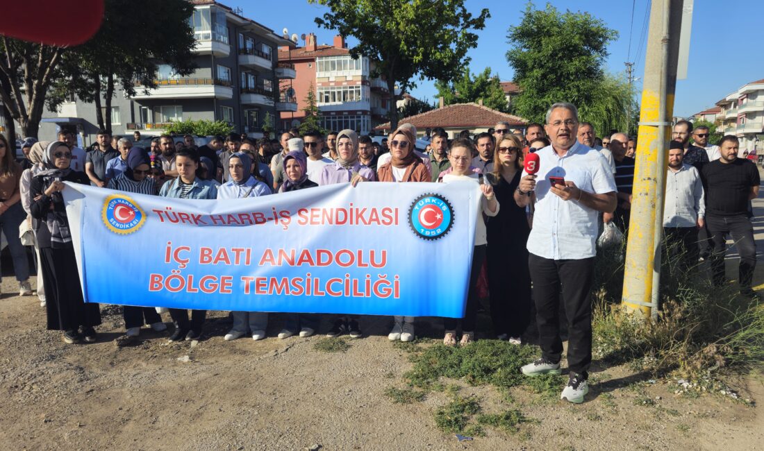   İŞÇİLER SES YÜKSELTTİ Hükümetin kamu işçilerine verdiği teklif işçileri
