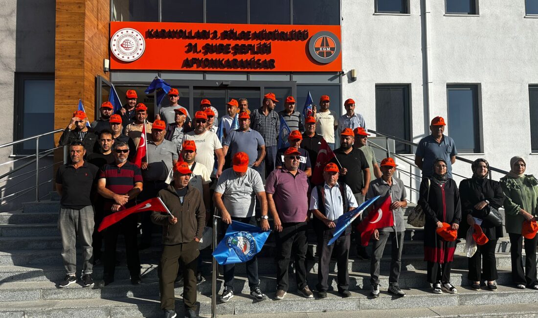 İŞÇİLER SES YÜKSELTTİ Hükümetin kamu işçilerine verdiği teklif işçileri kızdırdı.