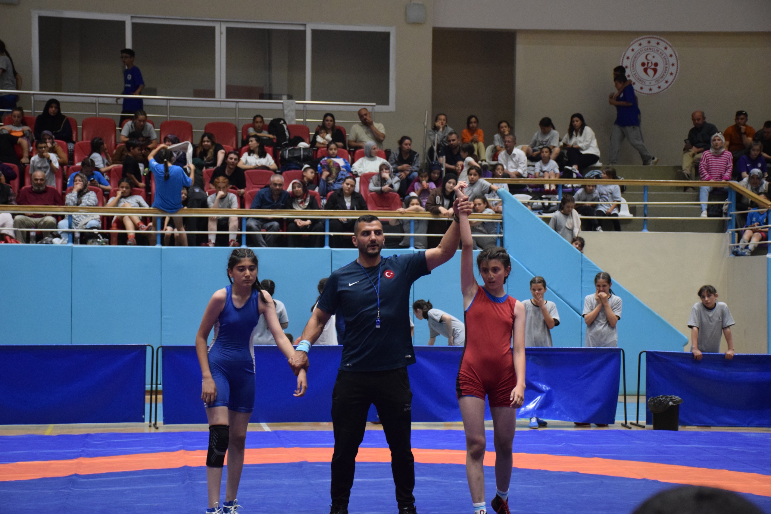 Afyonkarahisar'da düzenlenen U10, U11, U12, U13 ve U14 Kadın-Erkek Serbest