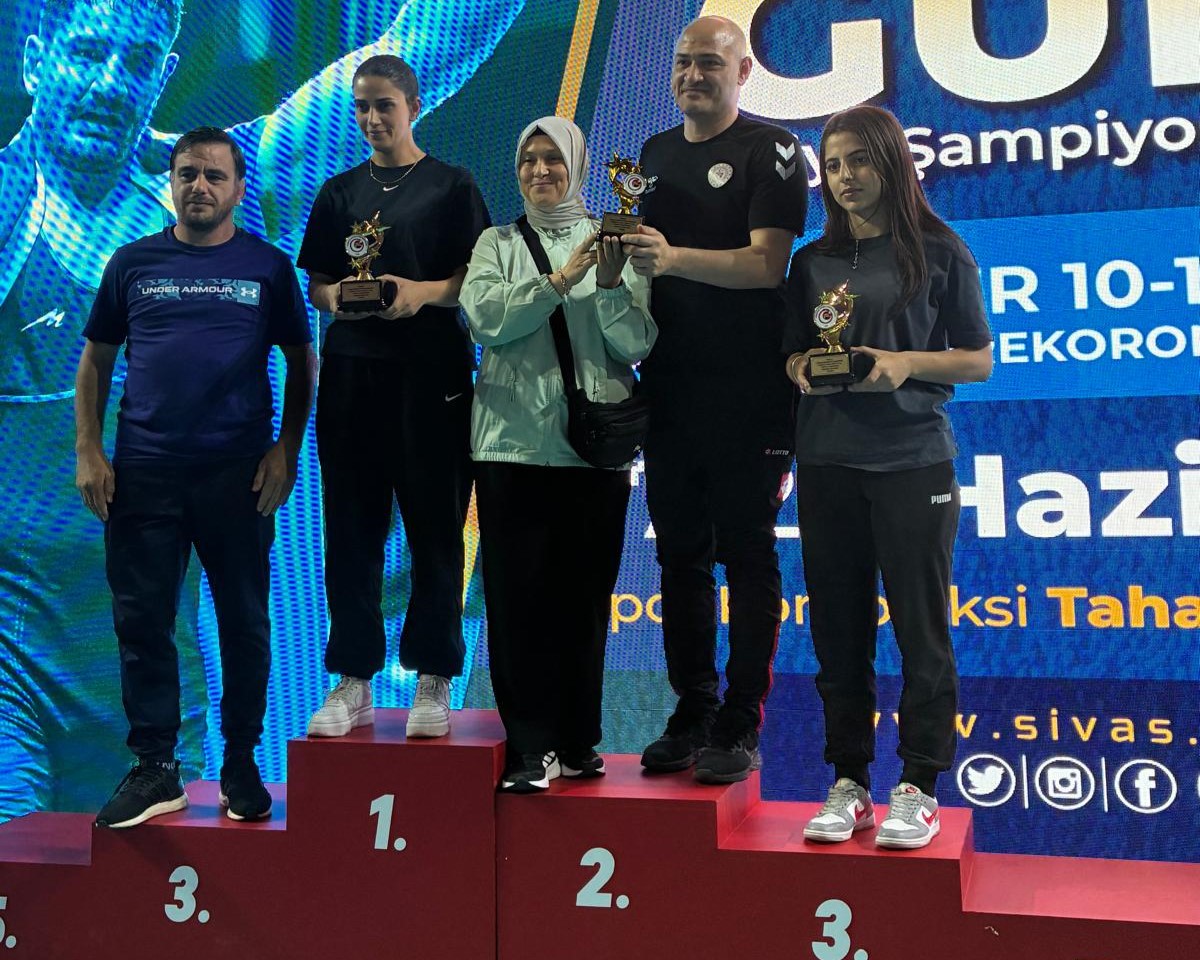 Türkiye Güreş Federasyonu tarafından Sivas’ta düzenlenen U10-11-12-13-14 Kadınlar Güreş Türkiye