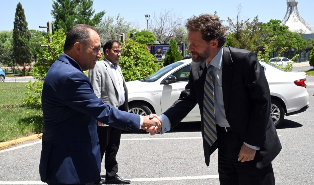 
Kuzey Makedonya’nın Ankara Büyükelçisi Jovan Manasijevski, Afyon Kocatepe Üniversitesi (AKÜ)