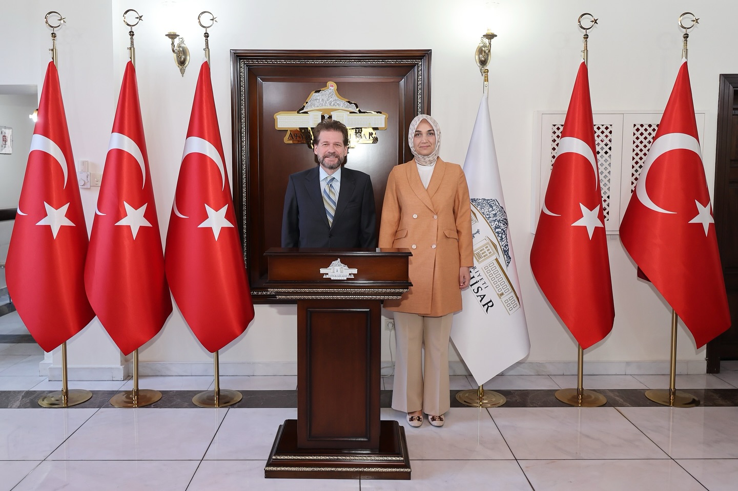 Kuzey Makedonya Büyükelçisi Jovan Manasijevski, Afyonkarahisar Valisi Doç. Dr. Kübra
