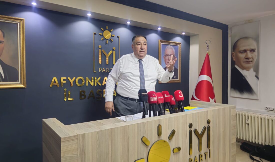 İYİ Parti Afyonkarahisar İl Başkanı Muhammet Mısırlıoğlu, haftalık basın toplantısında