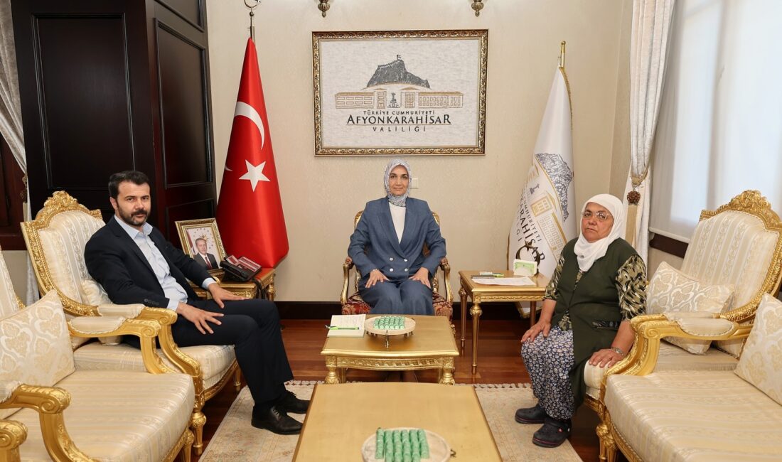 Afyonkarahisar Valisi Doç. Dr. Kübra Güran Yiğitbaşı, kamu kurumları ve