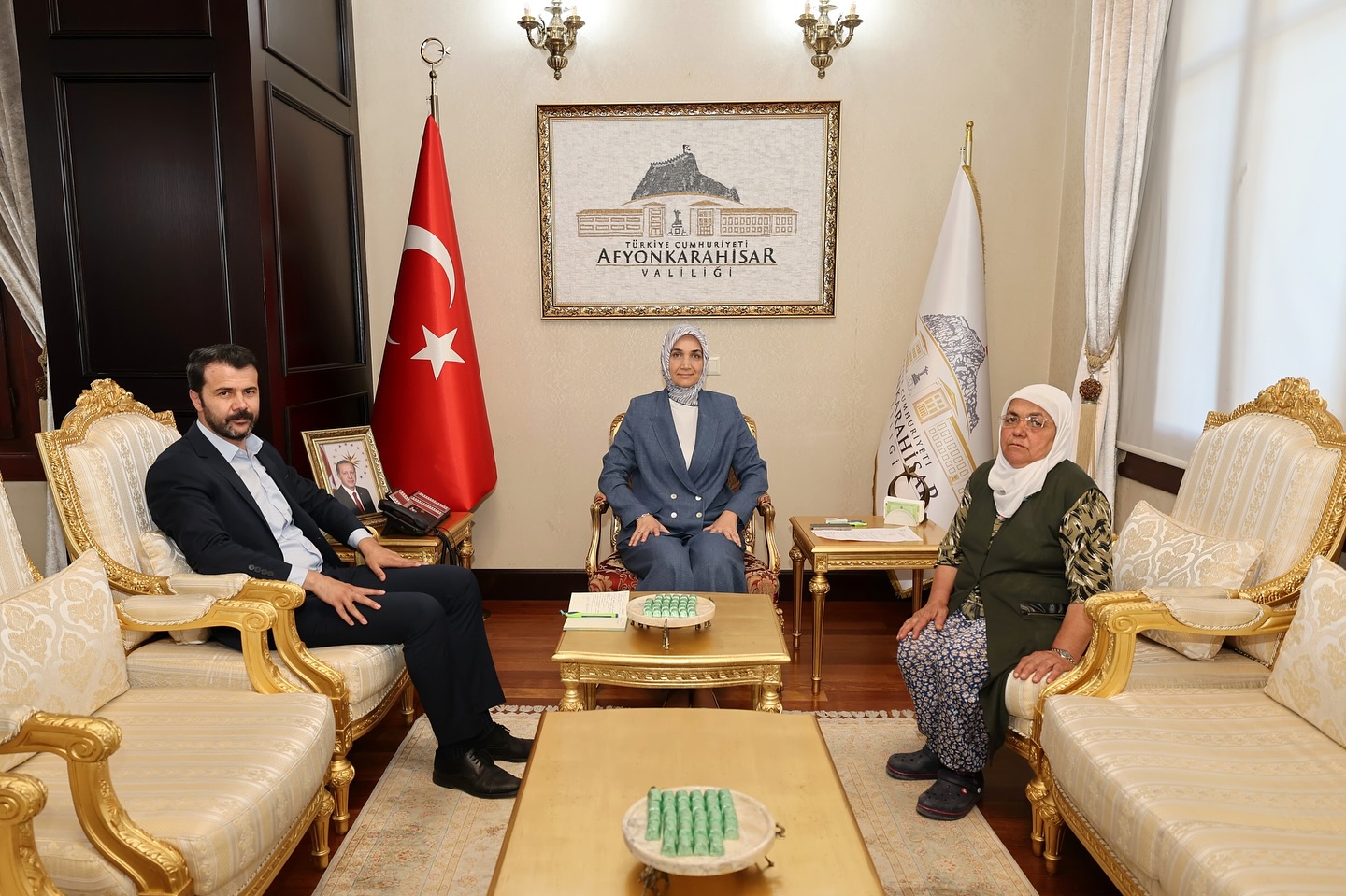 Afyonkarahisar Valisi Doç. Dr. Kübra Güran Yiğitbaşı, kamu kurumları ve