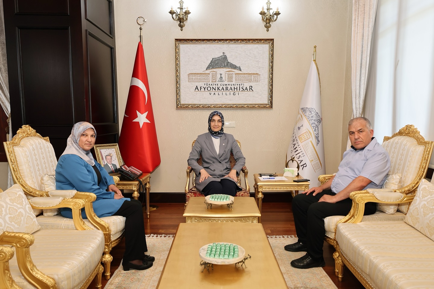 Afyonkarahisar Valisi Doç. Dr. Kübra Güran Yiğitbaşı, milletimizin gönlünde taht