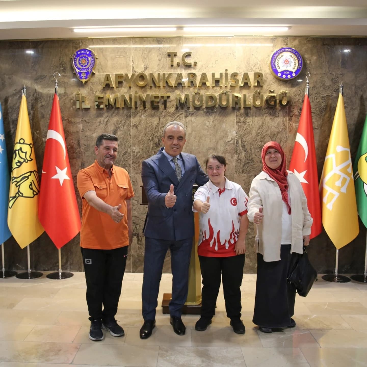 Afyonkarahisar’ın gururu milli atlet Münevvere Yılmaz, Afyonkarahisar İl Emniyet Müdürü