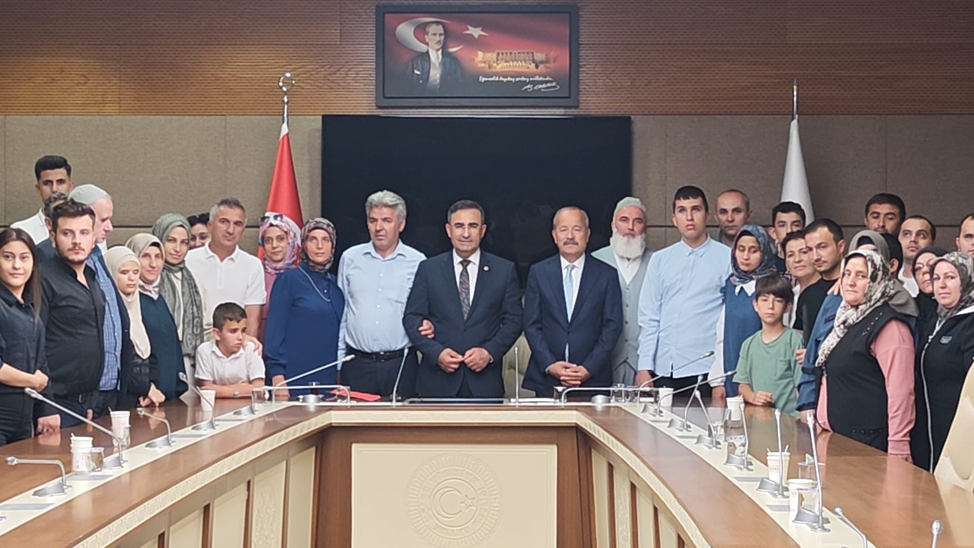 
Milliyetçi Hareket Partisi Afyonkarahisar Milletvekili Mehmet Taytak ve AK Parti