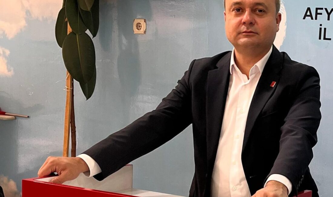 Cumhuriyet Halk Partisi Afyonkarahisar İl Başkanı Faruk Duha Erhan, AK