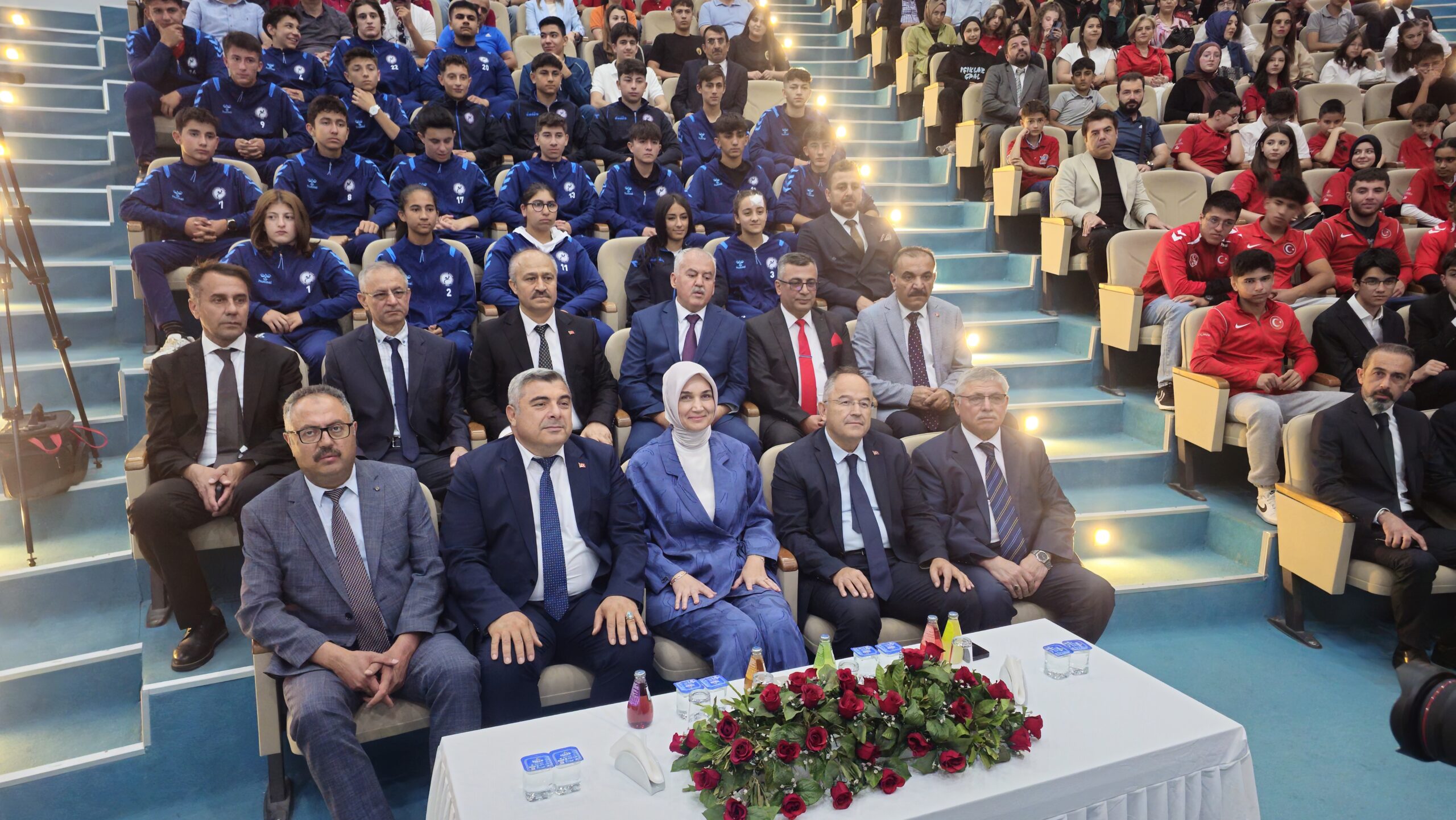 Afyonkarahisar’da İl Milli Eğitim Müdürlüğü tarafından spor, proje, akademik, sosyal
