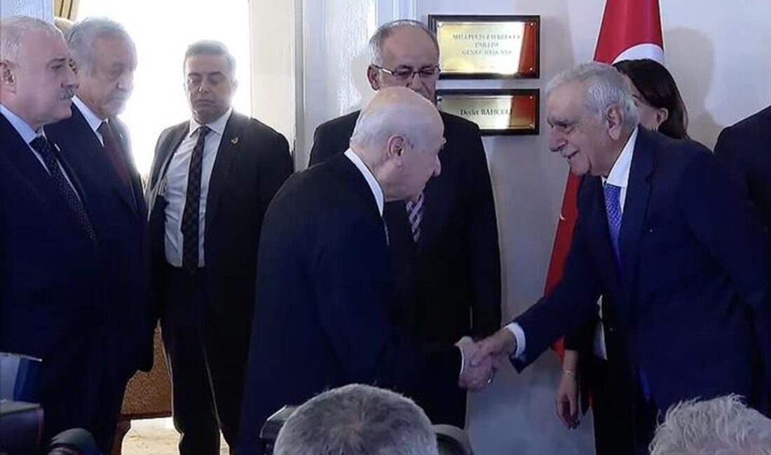  Kurban Bayramı dolayısıyla siyasi partiler arasında bayramlaşma programı devam ediyor.