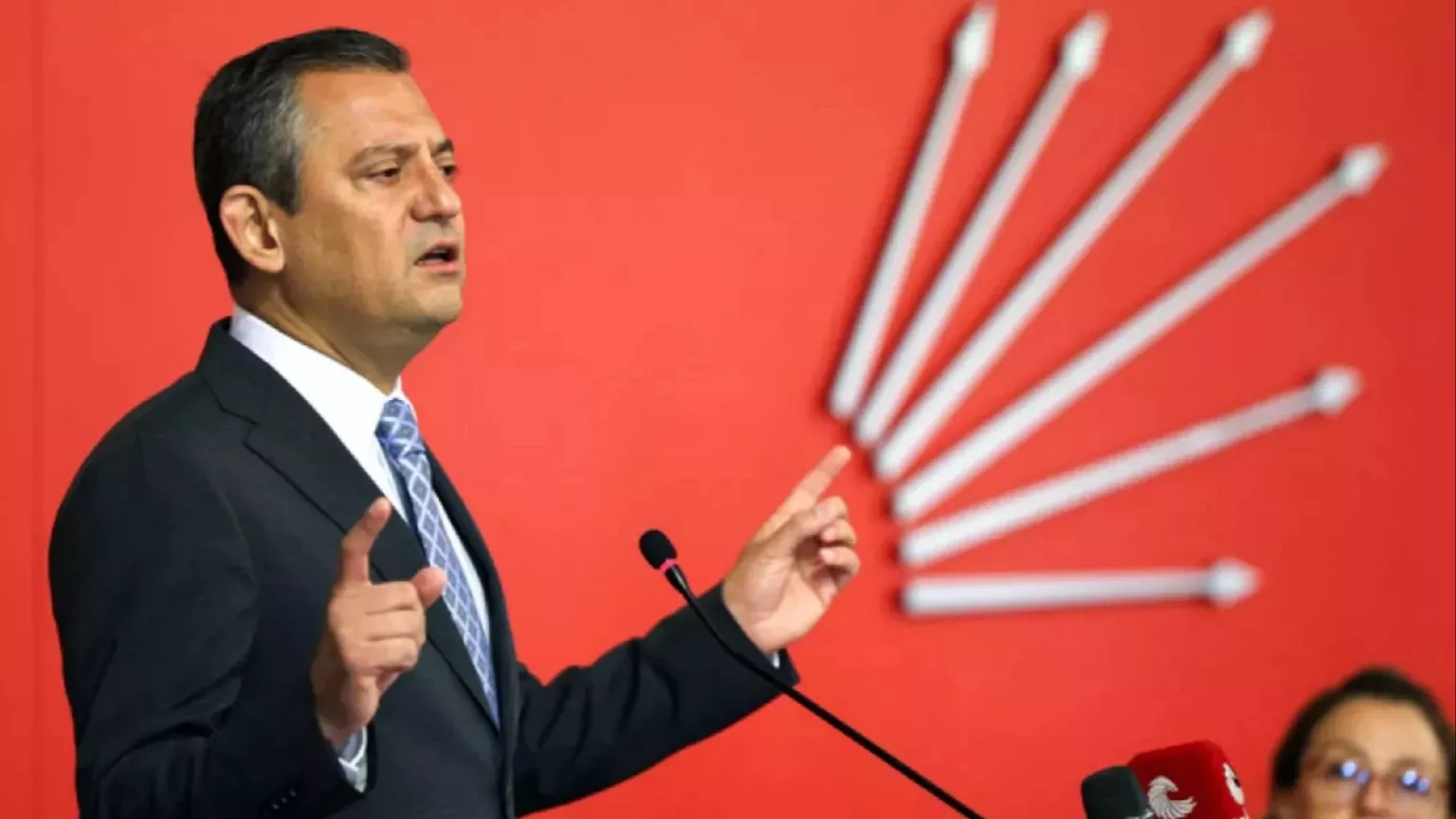 CHP Genel Başkanı Özgür Özel, partisinin grup toplantısında yaptığı konuşmada