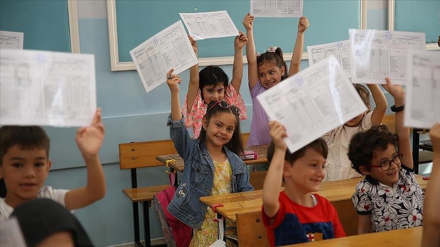 
Milli Eğitim Bakanlığına (MEB) bağlı ilk ve ortaöğretim okullarındaki 20