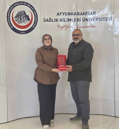 AFSÜ Eczacılık Fakültesi 4. sınıf öğrencisi Hatice Şekerkıran, ilaç tasarımı